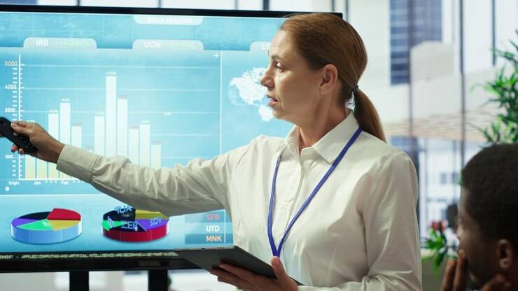 Аналитик данных: деятельность и путь к профессии