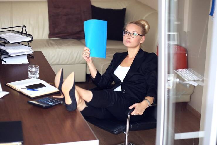 Бронирование номеров и карьера